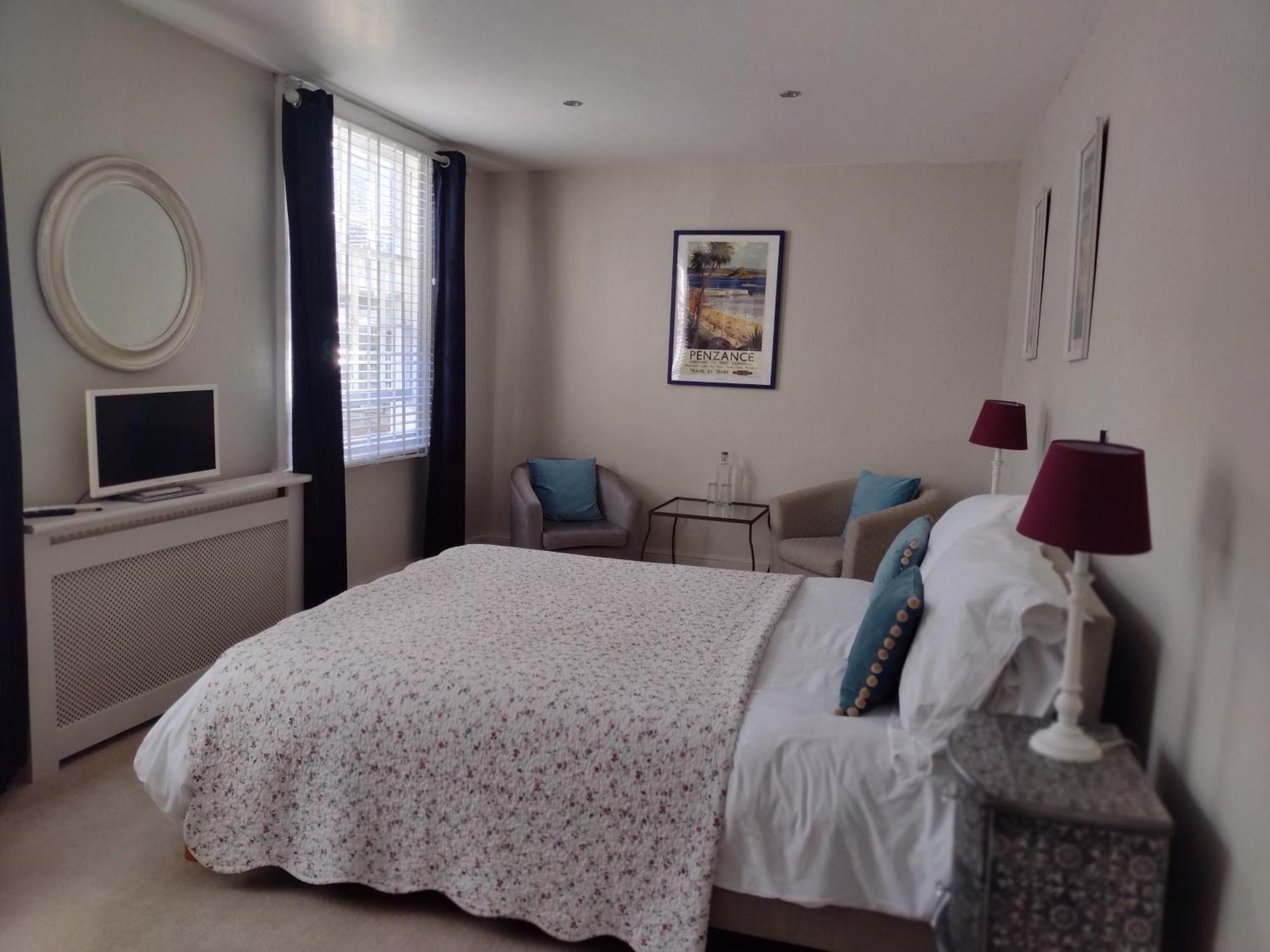 1 Courtyard Mews Apartment เพนแซนซ์ ภายนอก รูปภาพ