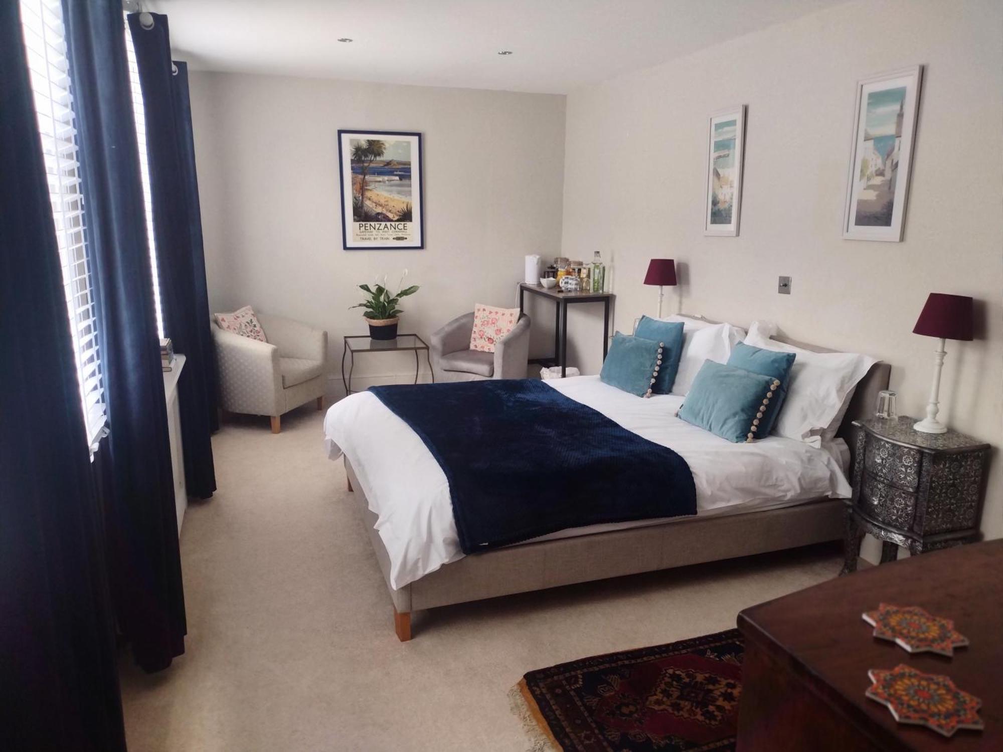 1 Courtyard Mews Apartment เพนแซนซ์ ภายนอก รูปภาพ