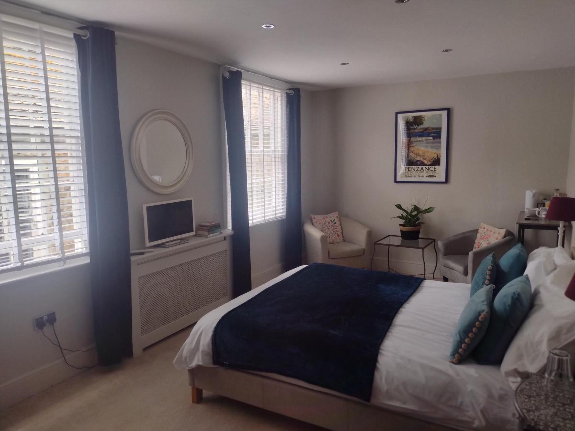 1 Courtyard Mews Apartment เพนแซนซ์ ภายนอก รูปภาพ